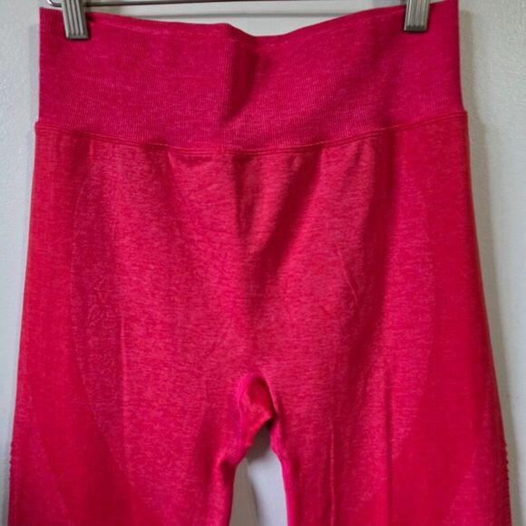 EUC LIKE NEW PINK VICTORIA'S SECRET PINK SEAMLESS LEGGINGS SIZE LARGE - Picture 2 of 15